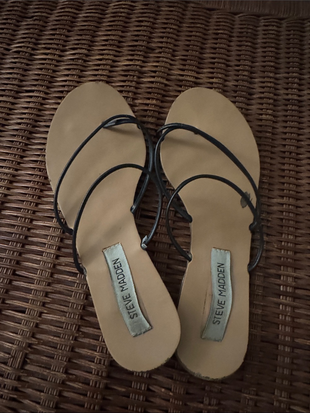 Steve Madden Black Strappy Flat Sandals with Tan Footbed - Picture 3 of 4